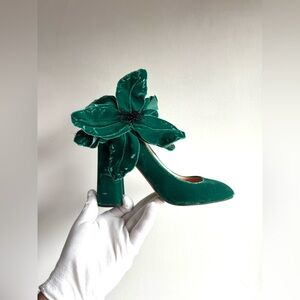 Rochas green velvet embro flower appliqué Mary-Jane heels 38.5